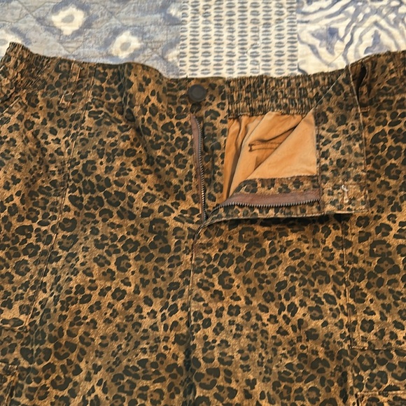 No Boundaries Leopard Print Wide Leg Cargo Pants. - Picture 3 of 5